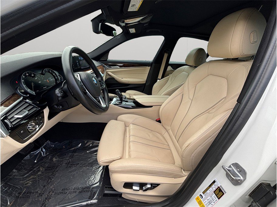 Used 2017 BMW 540i image 2