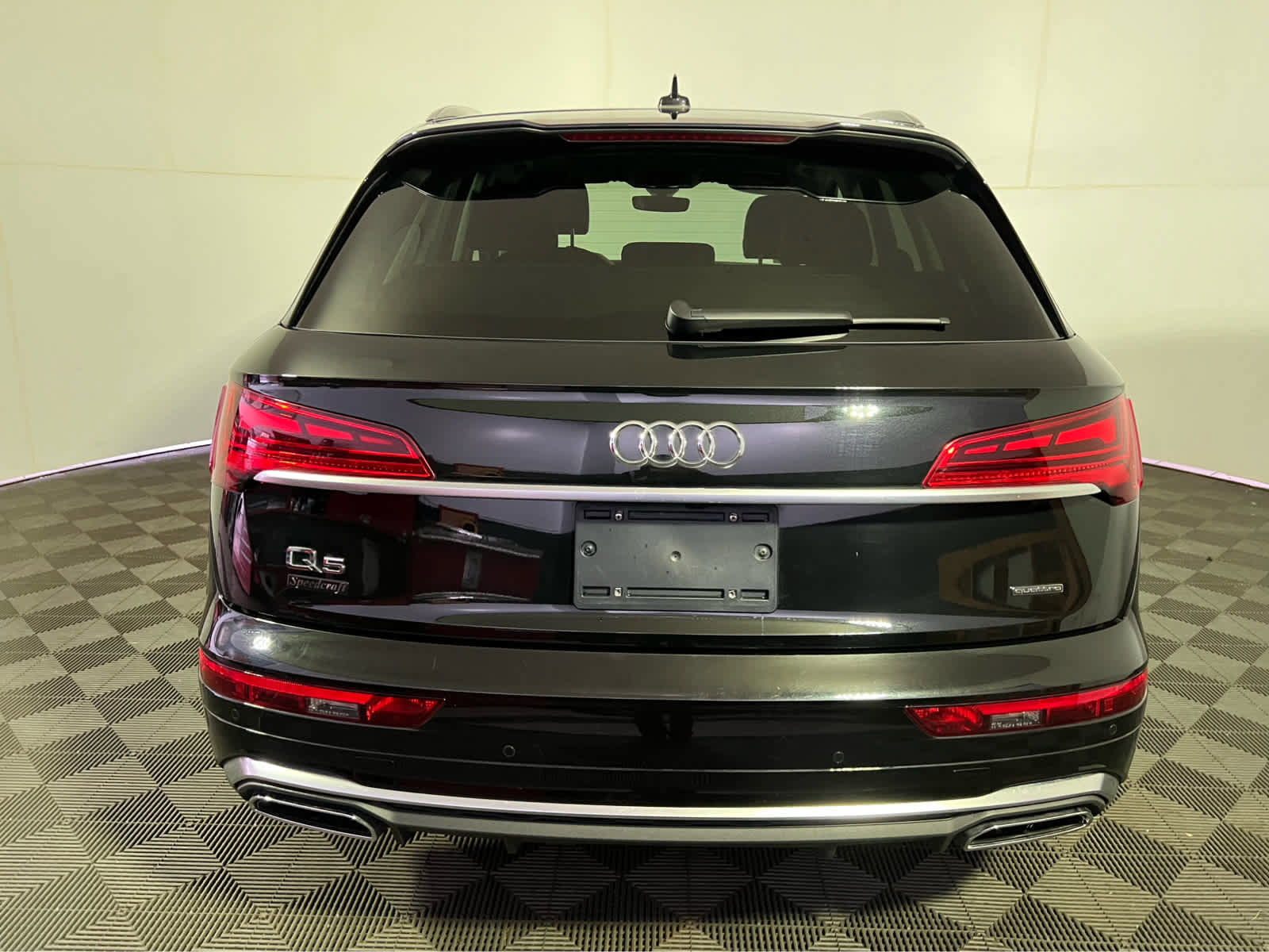 Used 2023 Audi Q5 2.0T Premium Plus w/ Premium Plus Package AWD/4WD image 6