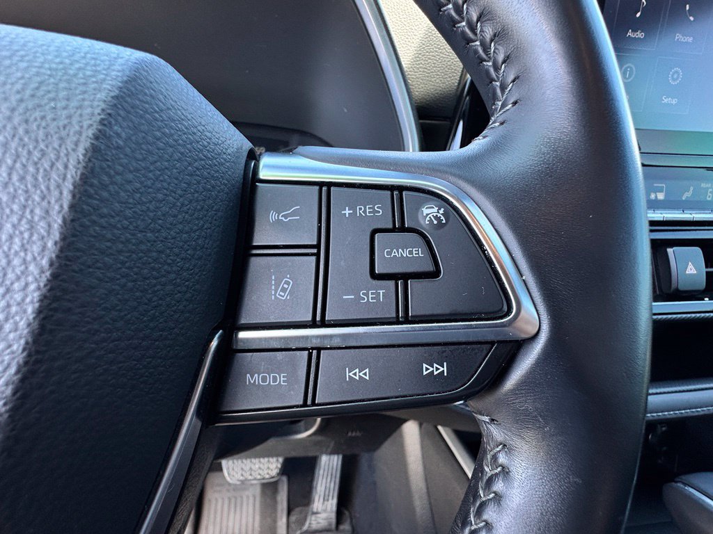 Used 2021 Toyota Highlander XSE AWD/4WD image 35