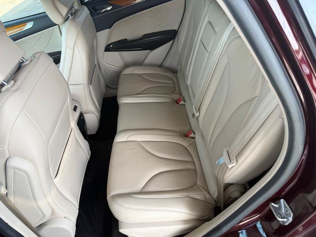 Used 2018 Lincoln MKC Select w/ Select Plus Package FWD image 5