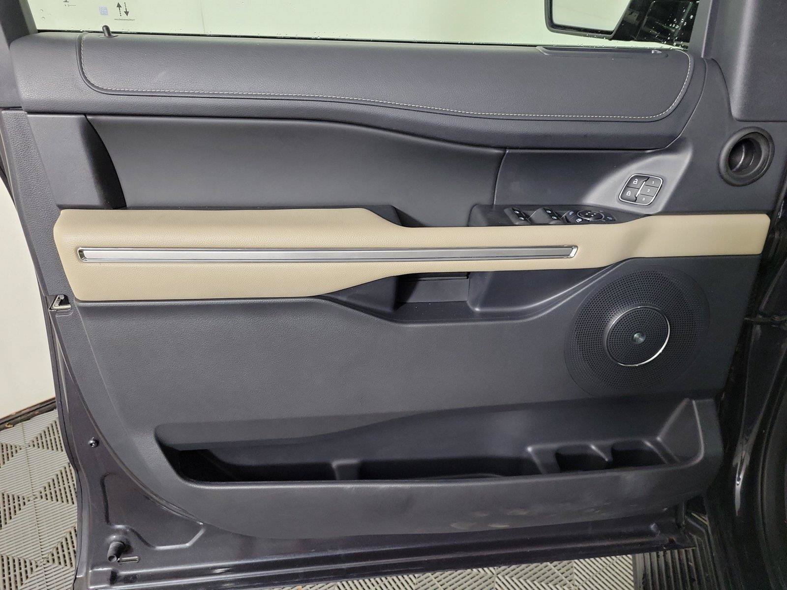 Used 2024 Ford Expedition Max Limited RWD image 19