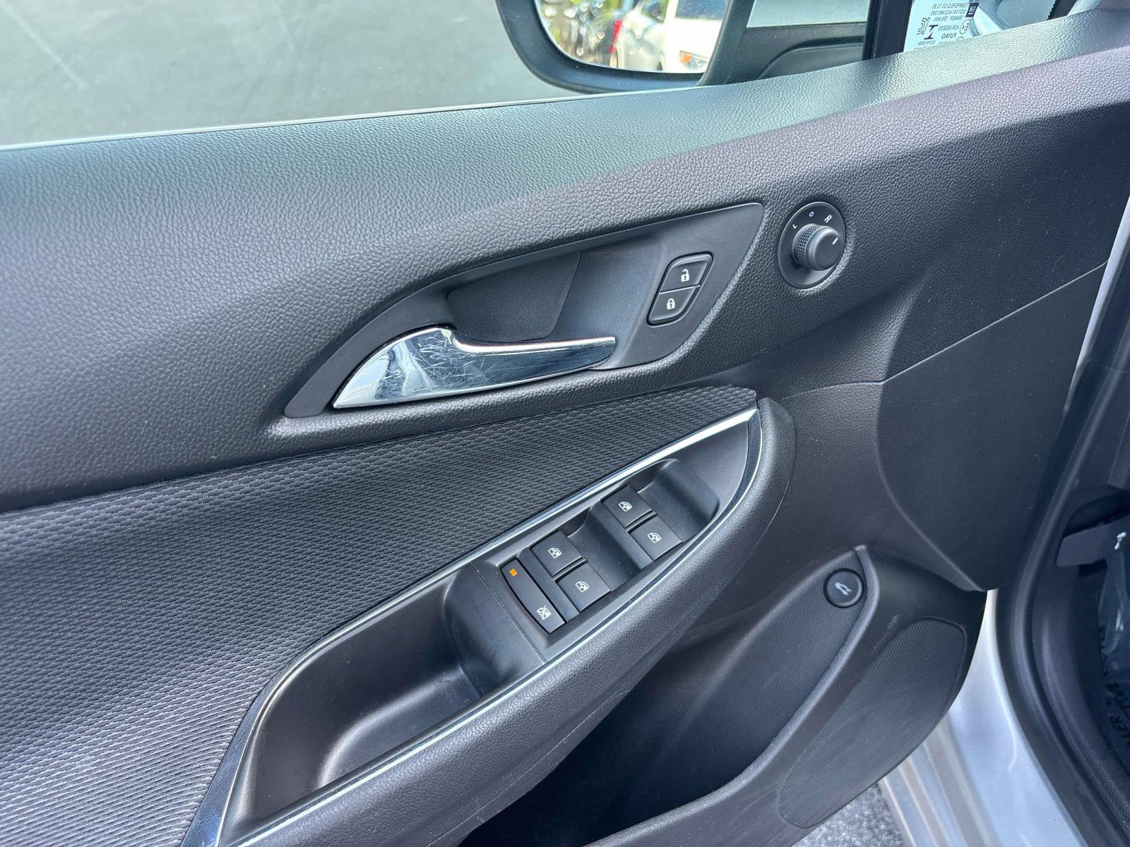 Used 2019 Chevrolet Cruze LT w/ Convenience Package FWD image 9