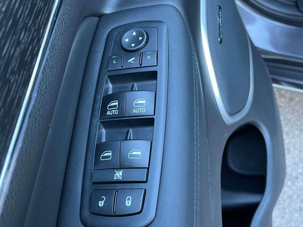 Used 2018 Jeep Grand Cherokee Summit image 24