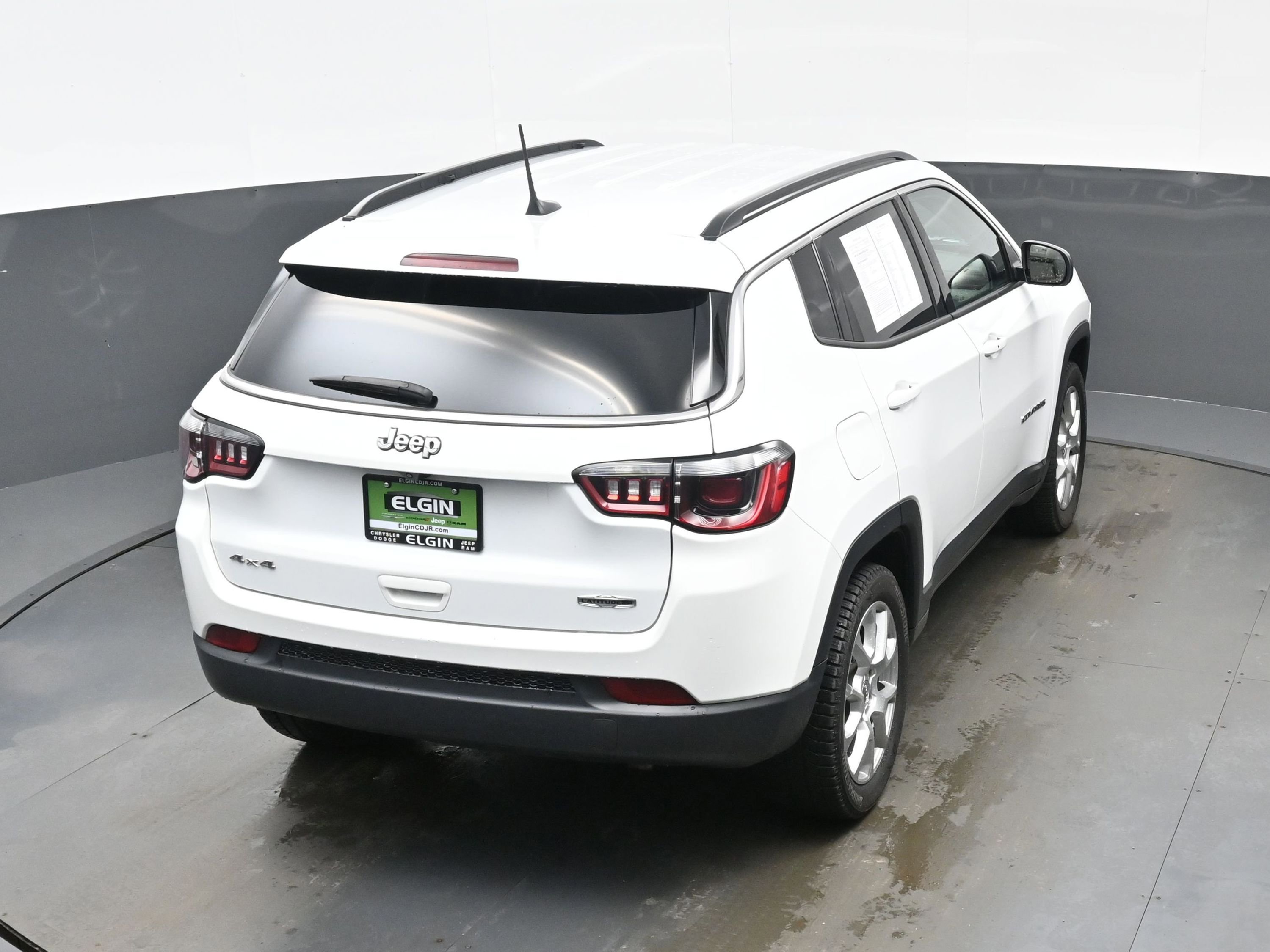 Used 2022 Jeep Compass Latitude image 35