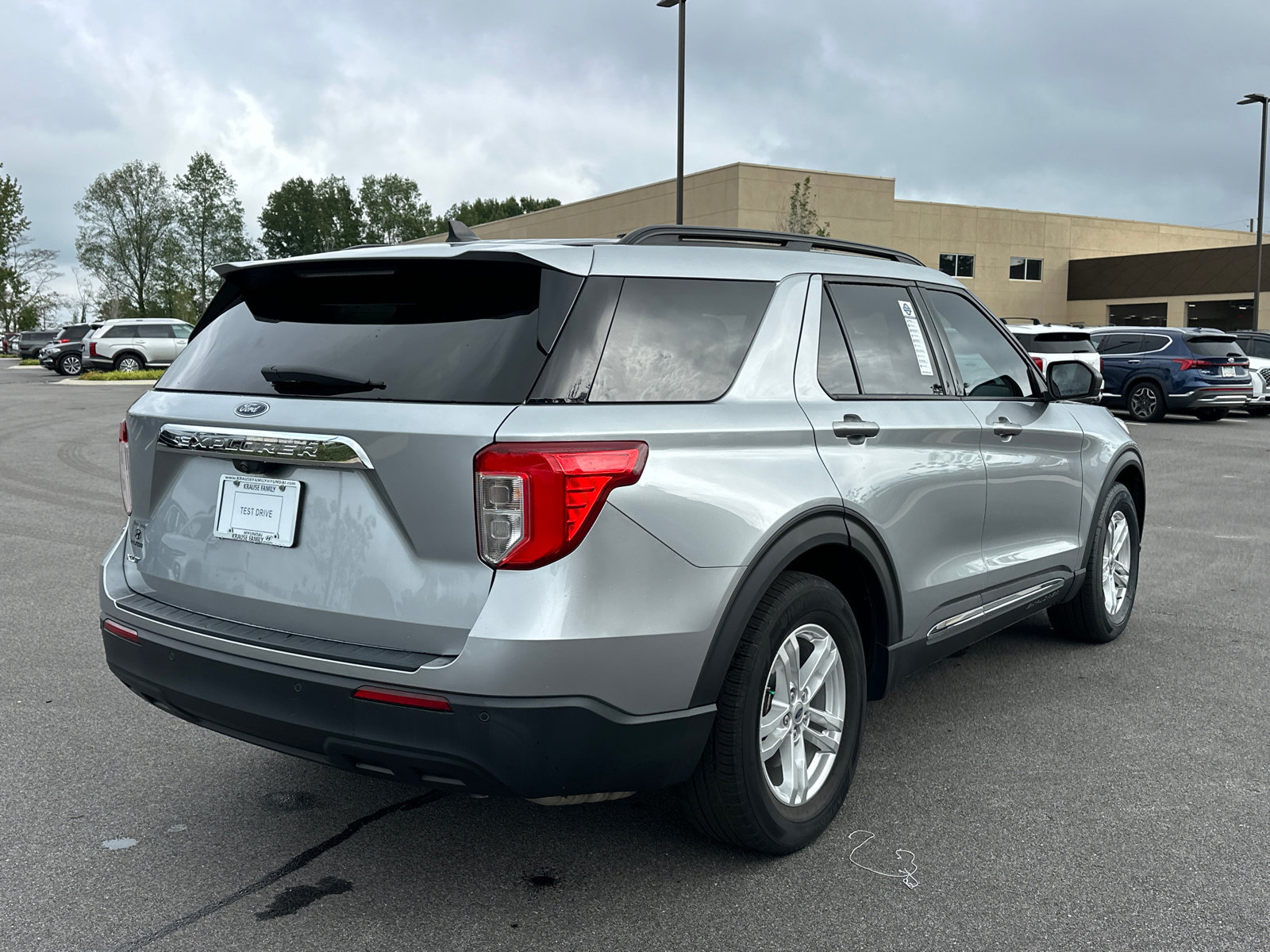 Used 2022 Ford Explorer XLT RWD image 8