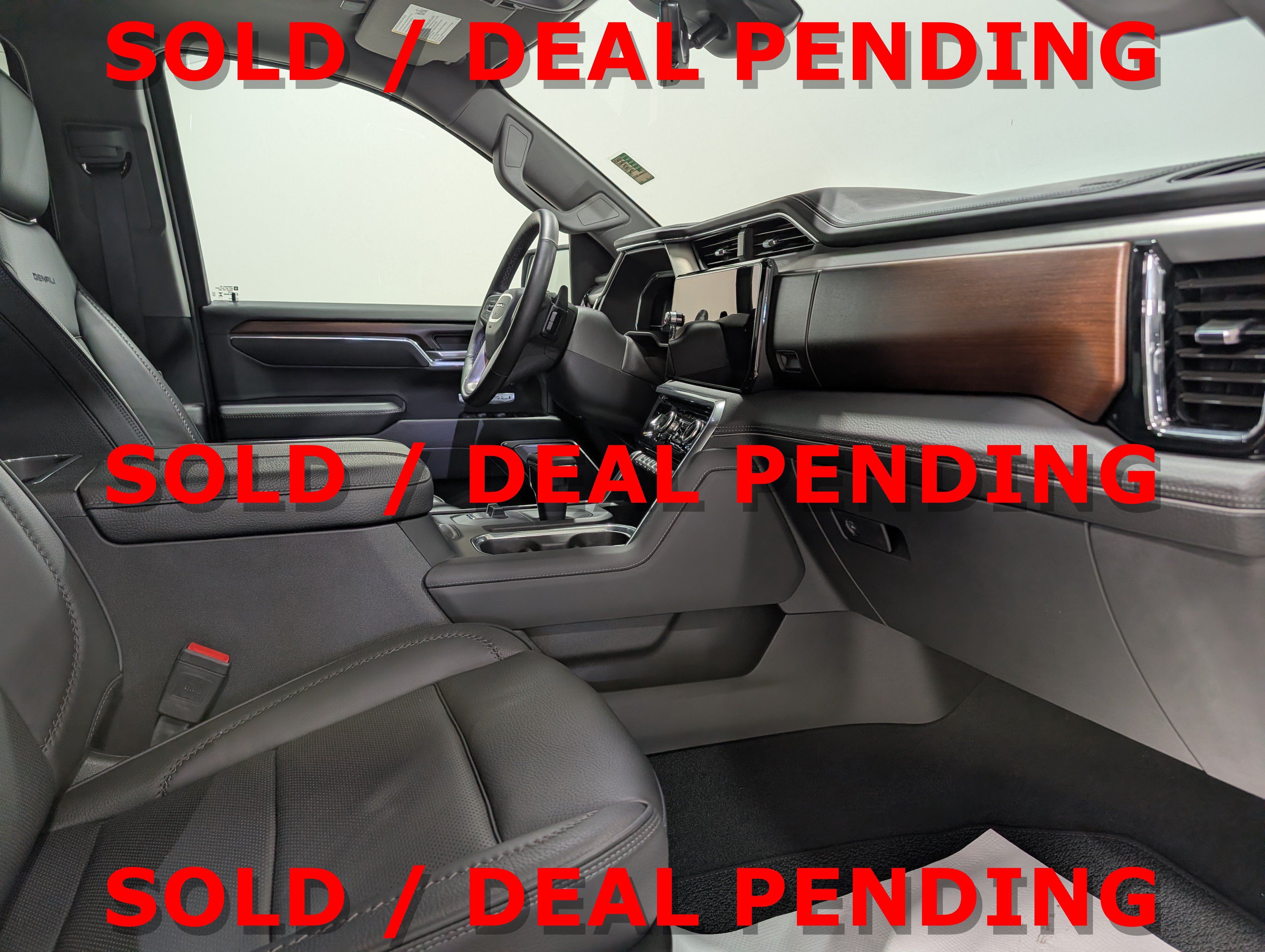 Used 2025 GMC Sierra 1500 Denali w/ Denali Reserve Package AWD/4WD image 19