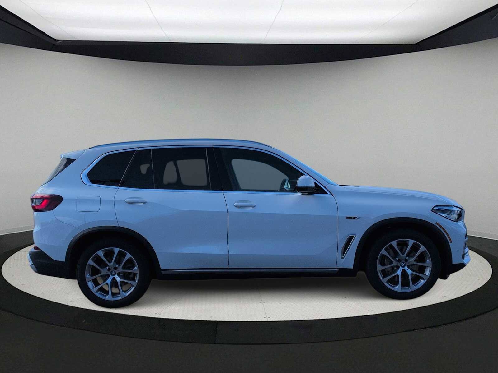 Certified 2023 BMW X5 xDrive45e w/ Climate Comfort Package image 9