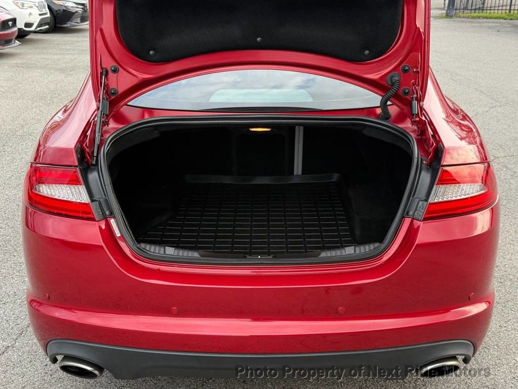 Used 2015 Jaguar XF Premium image 27