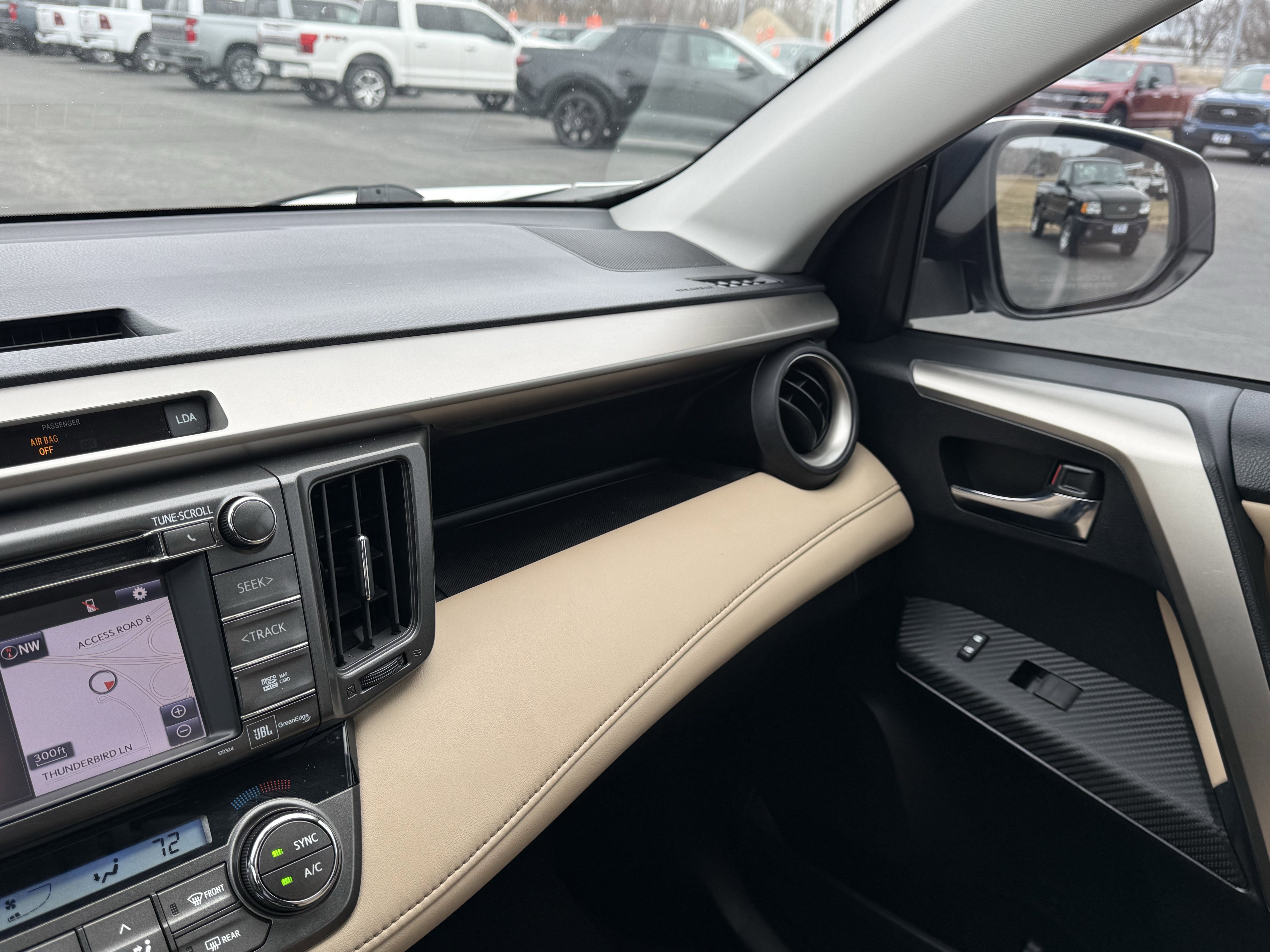 Used 2014 Toyota RAV4 Limited w/ Technology Package image 27