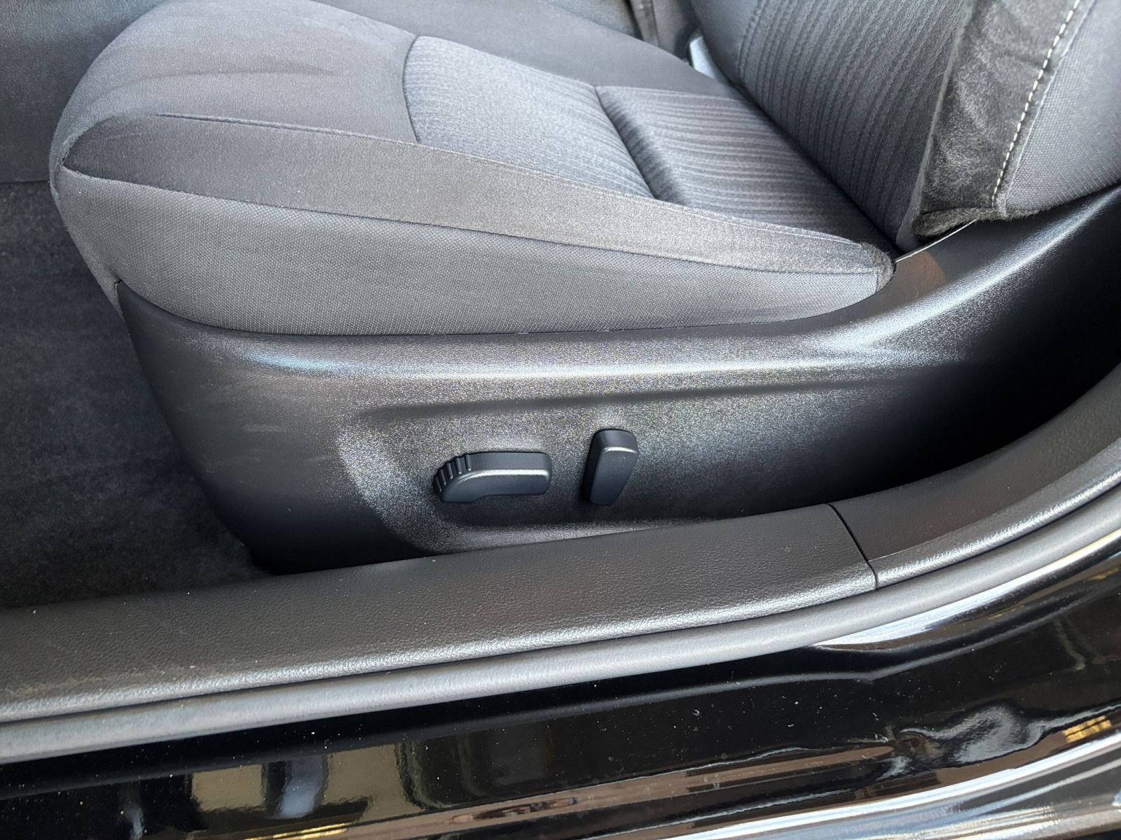 Used 2025 Nissan Altima 2.5 SV FWD image 22