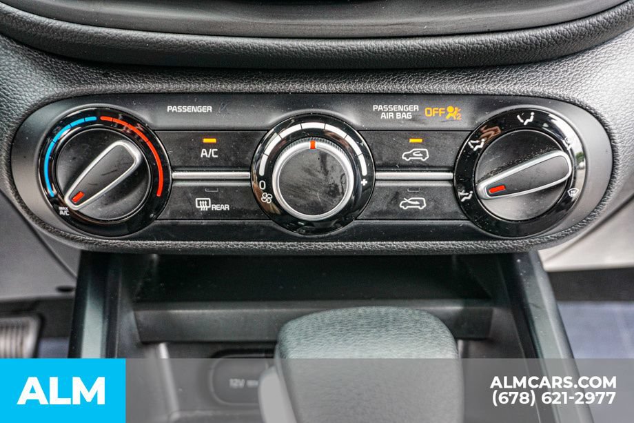 Used 2025 Kia Soul LX w/ LX Technology Package FWD image 40