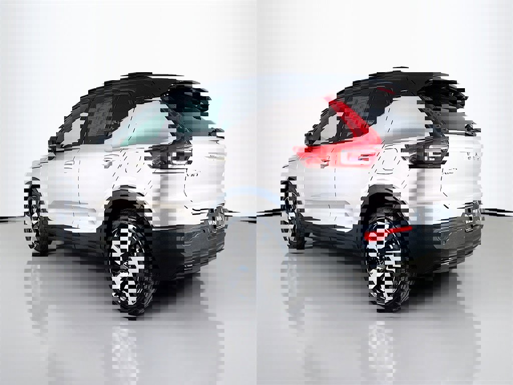 Certified 2024 Volvo XC40 Recharge Plus w/ Protection Package Premier image 5