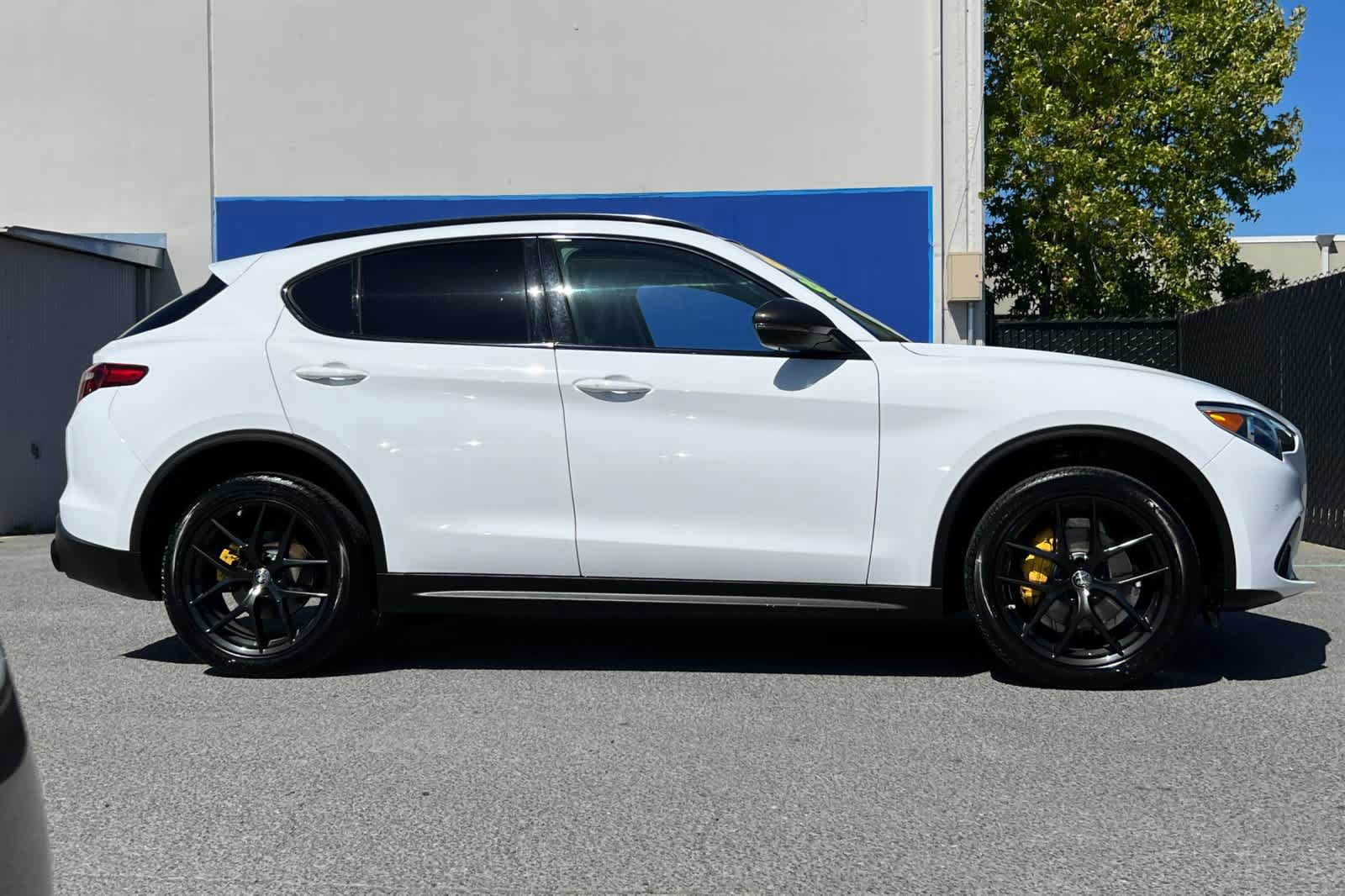 Used 2019 Alfa Romeo Stelvio w/ Nero Edizione RWD image 2