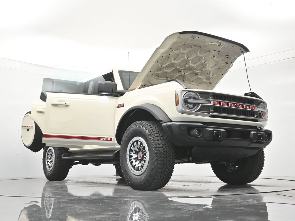 New 2026 Ford Bronco Outer Banks w/ Sasquatch Package AWD/4WD image 48