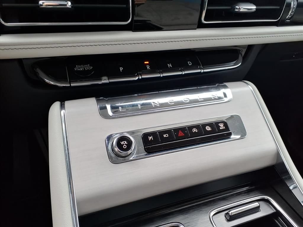 Used 2025 Lincoln Aviator Reserve w/ Illumination Package RWD image 26