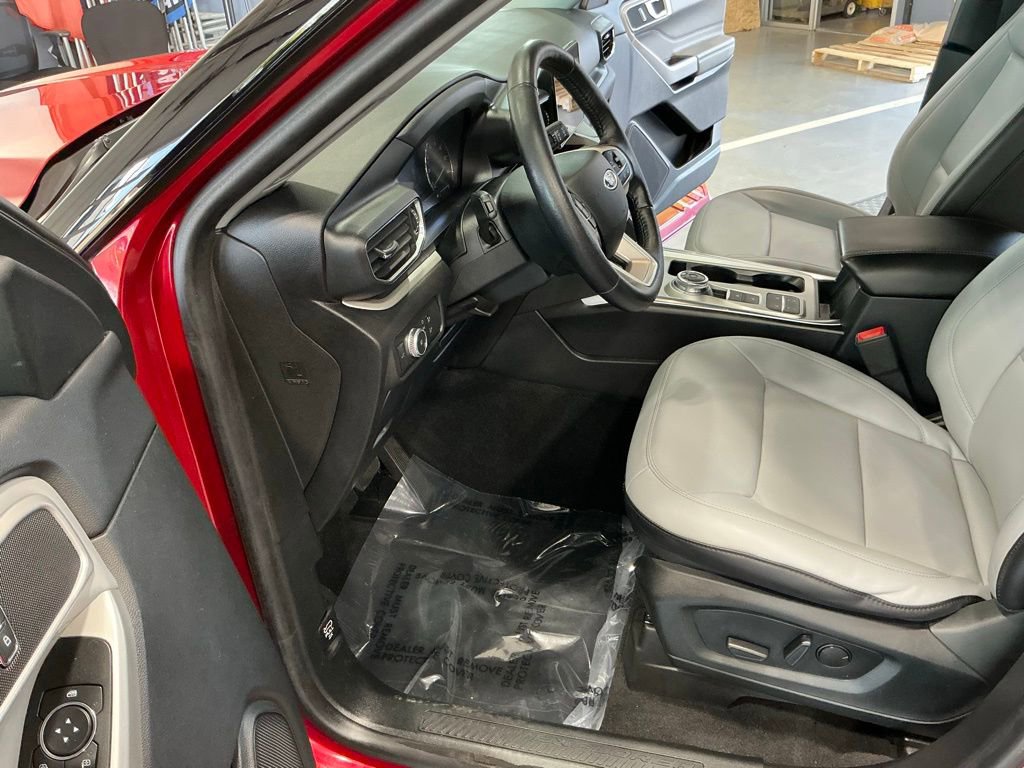 Used 2021 Ford Explorer XLT w/ Equipment Group 202A image 5