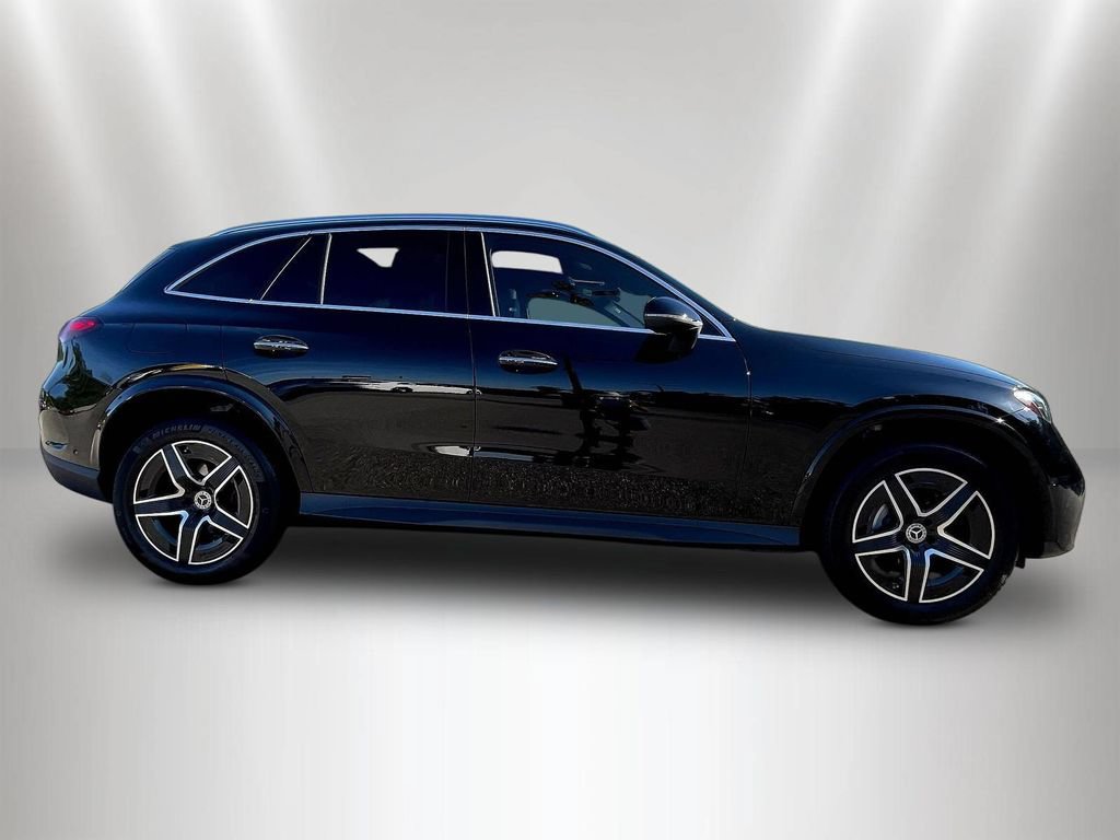 Used 2026 Mercedes-Benz GLC 300 image 4