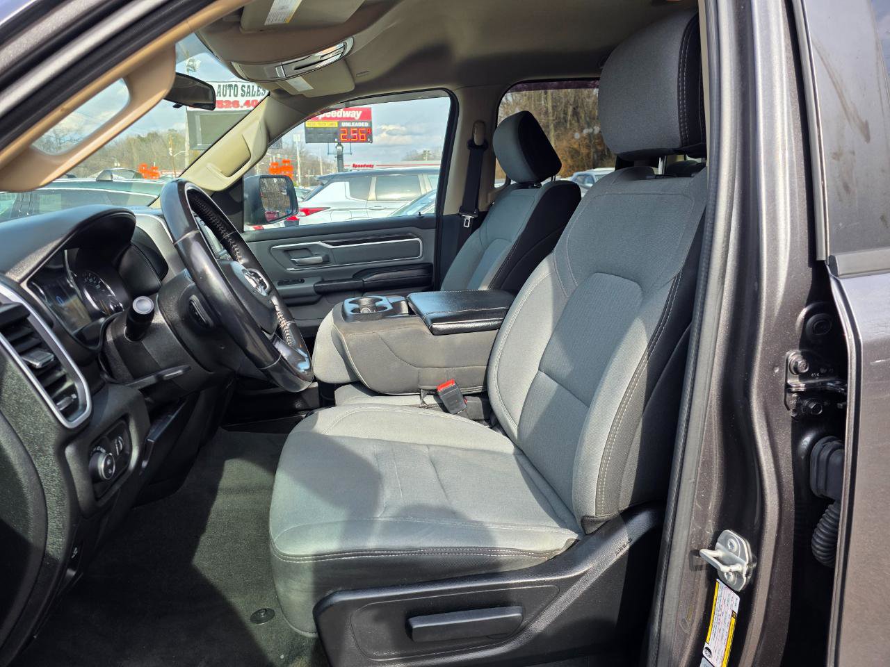 Used 2020 RAM 1500 Big Horn image 9