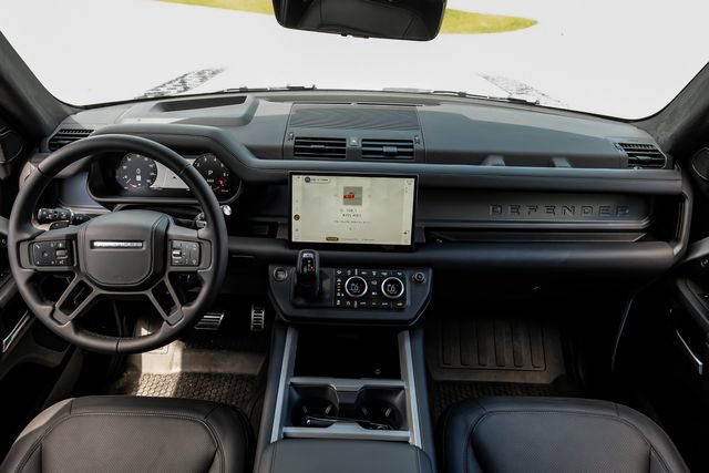 Used 2025 Land Rover Defender 110 V8 AWD/4WD image 17