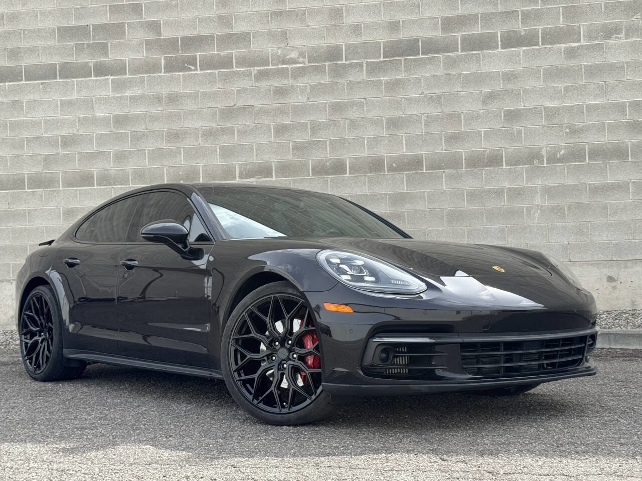 Used 2017 Porsche Panamera 4S image 1