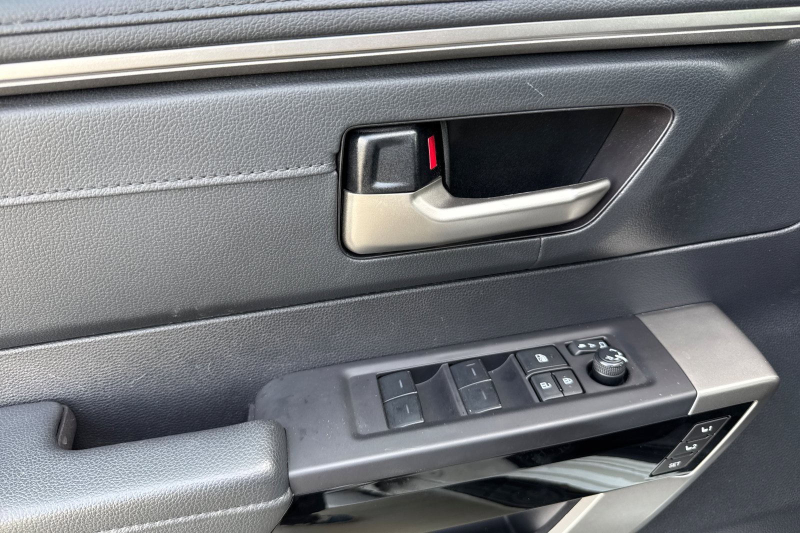 Used 2023 Toyota Tundra Limited image 10