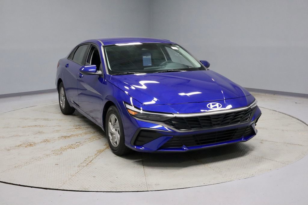 Used 2025 Hyundai Elantra SE
