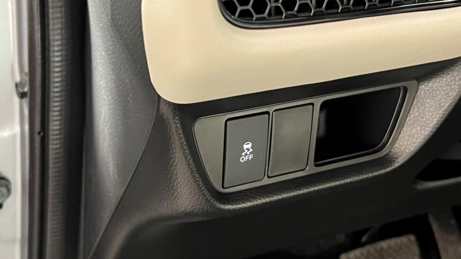 Used 2026 Honda HR-V LX image 17