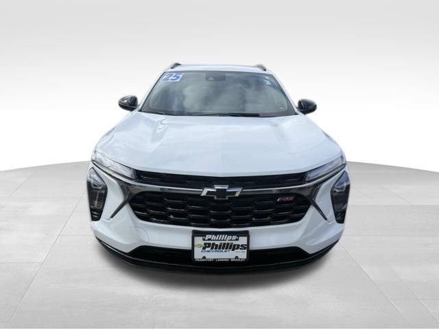 Certified 2025 Chevrolet Trax RS w/ Driver Confidence Package image 2