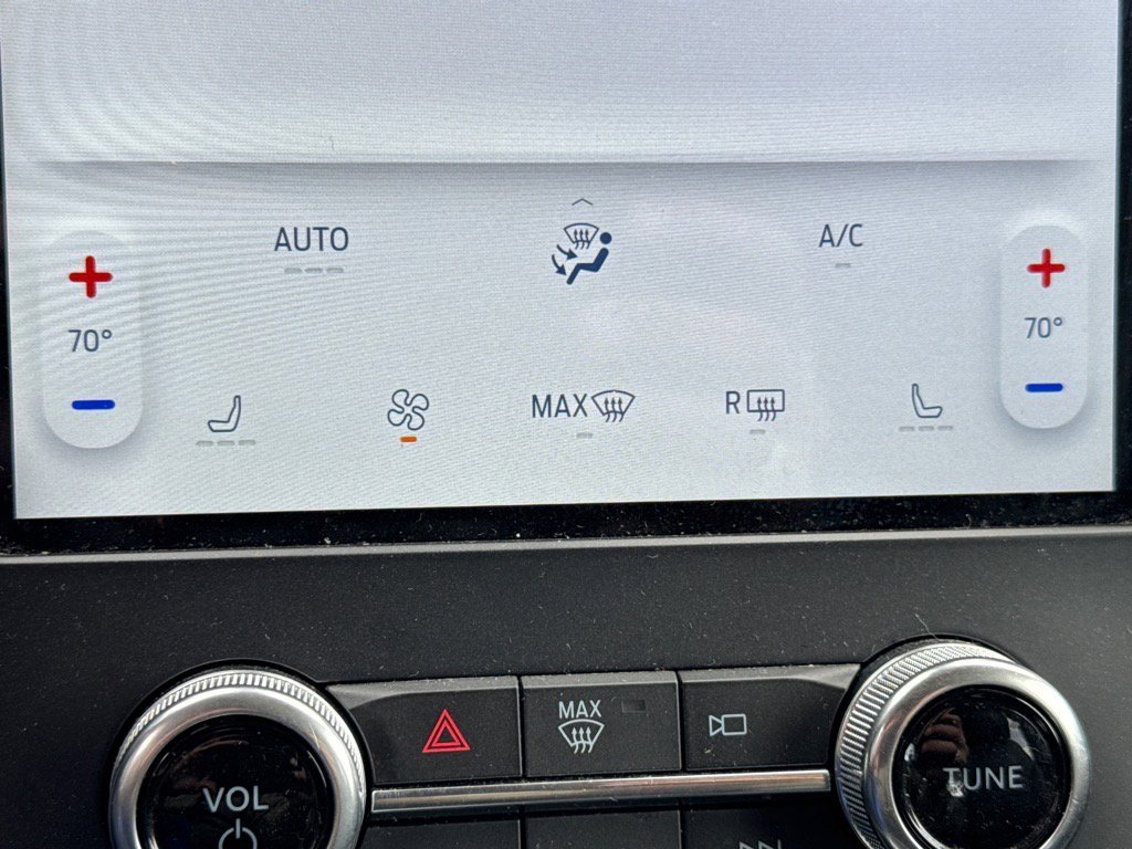 Used 2022 Ford Edge SEL image 18