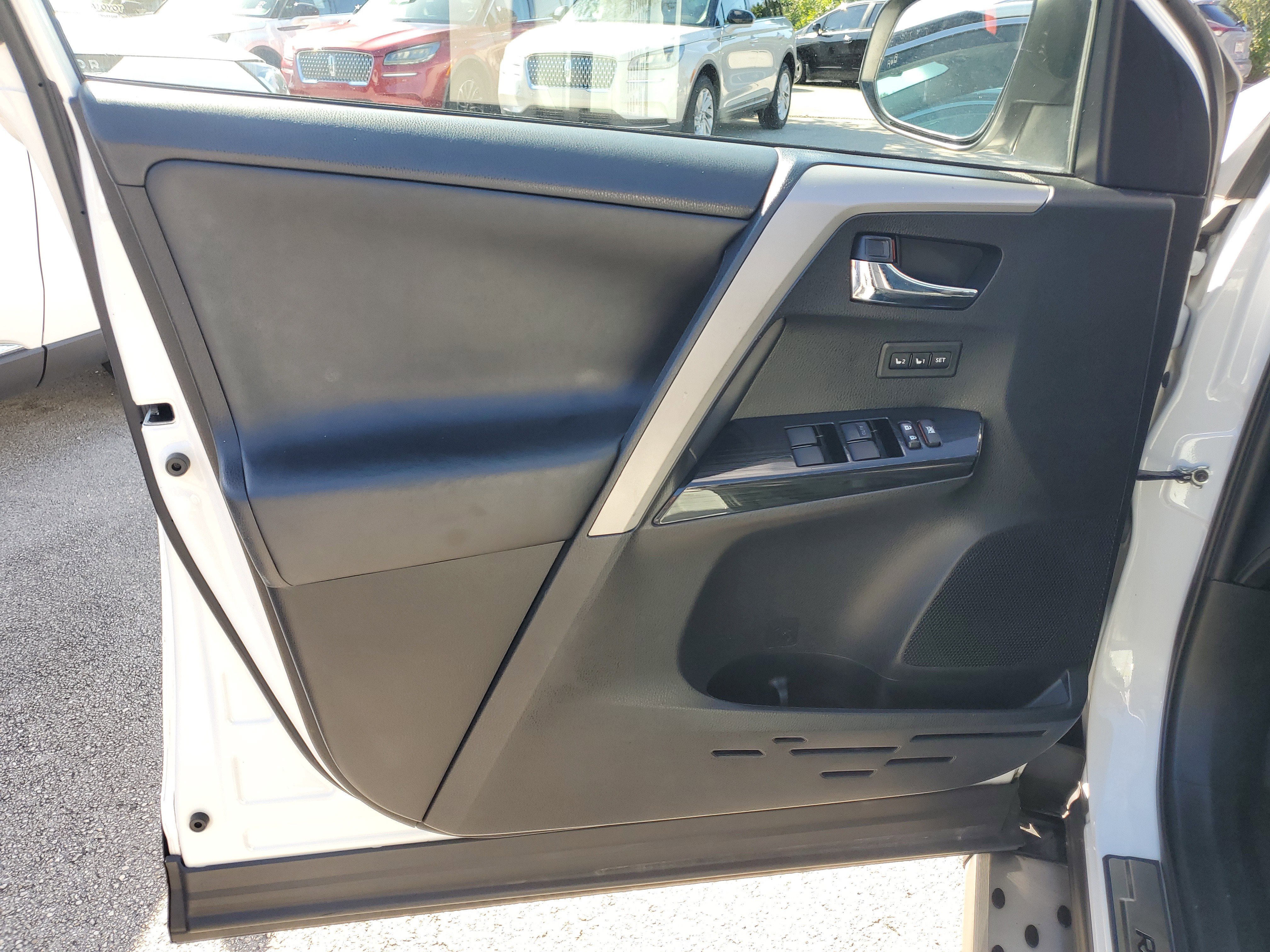 Used 2017 Toyota RAV4 Limited image 16