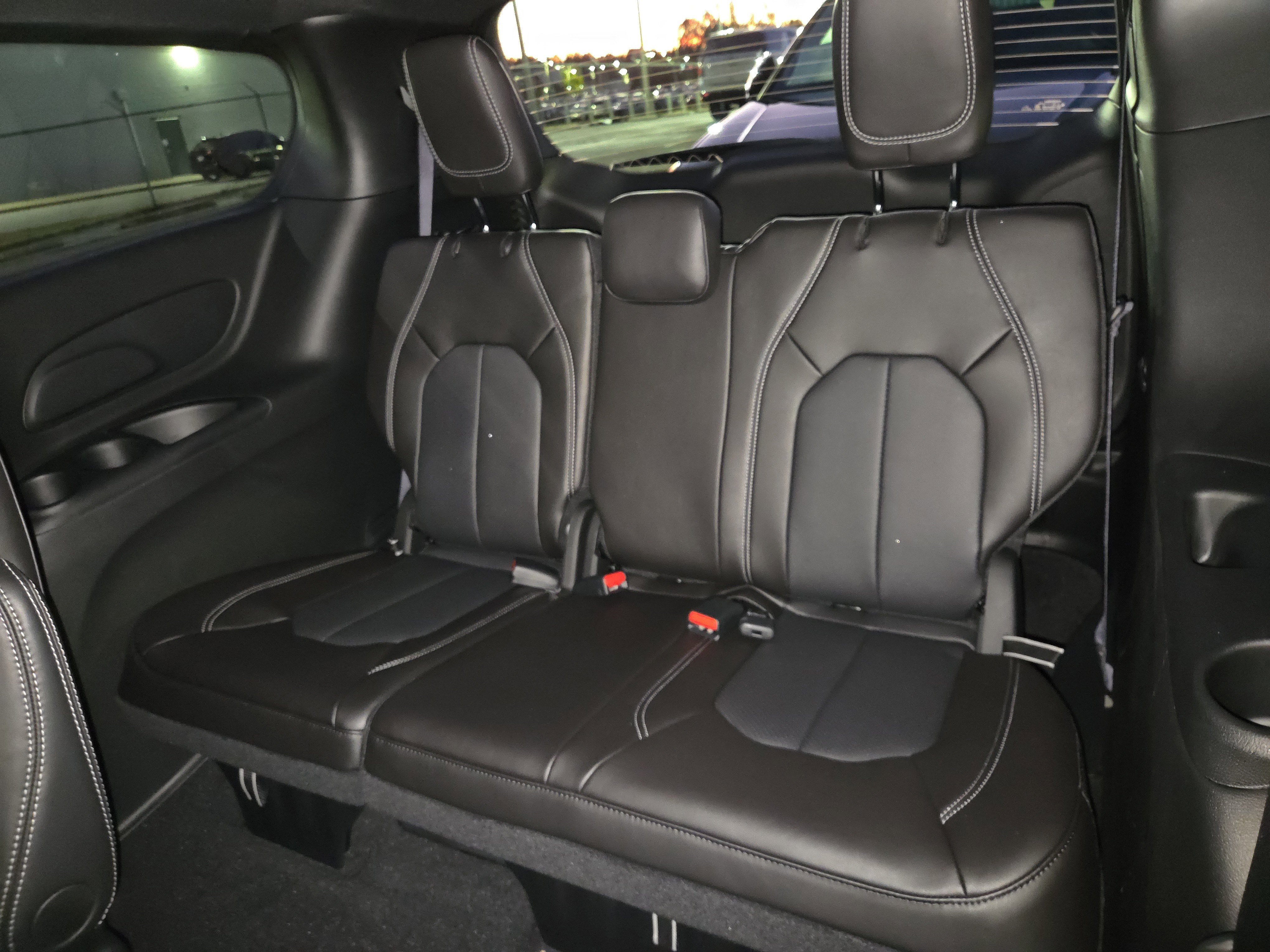 New 2026 Chrysler Pacifica Select FWD image 8