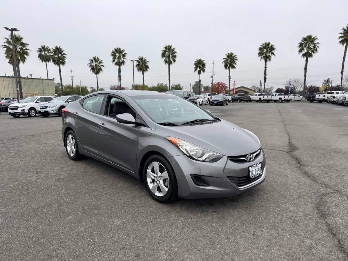 Used 2013 Hyundai Elantra GLS FWD image 2