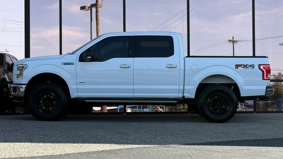 Used 2016 Ford F150 XLT w/ Equipment Group 302A Luxury AWD/4WD image 5