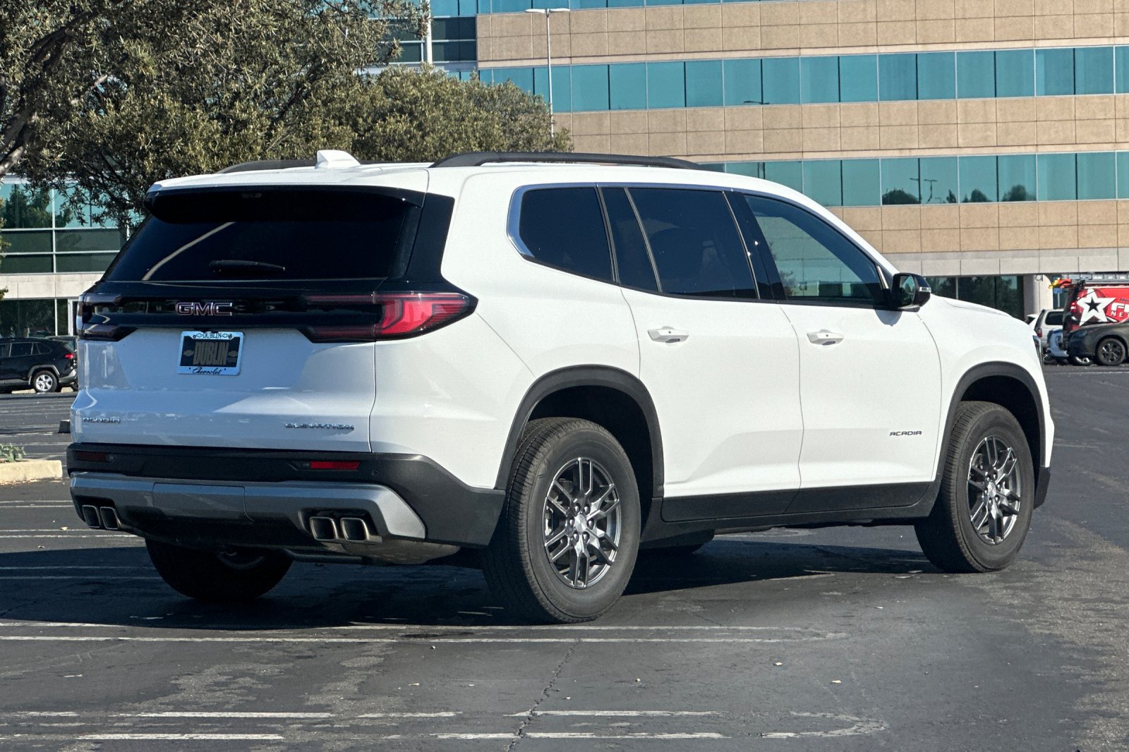 Used 2026 GMC Acadia Elevation FWD image 4