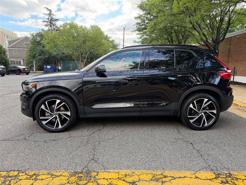 Used 2020 Volvo XC40 T5 R-Design w/ Protection Package Premier AWD/4WD image 13