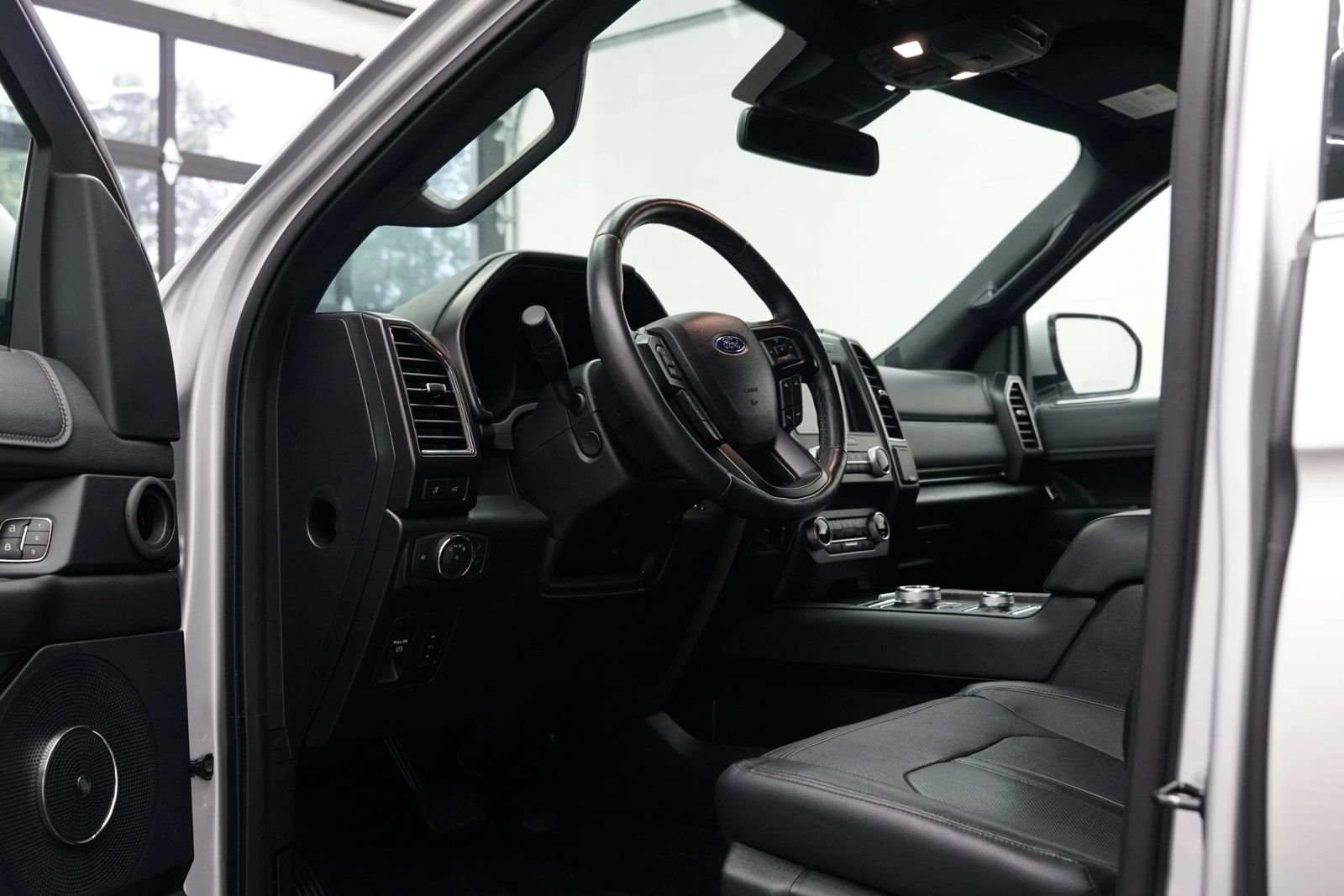 Used 2019 Ford Expedition Limited w/ Equipment Group 302A AWD/4WD image 20