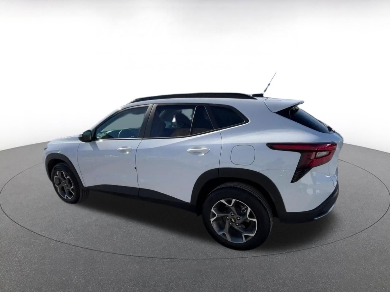 Used 2025 Chevrolet Trax LT image 10