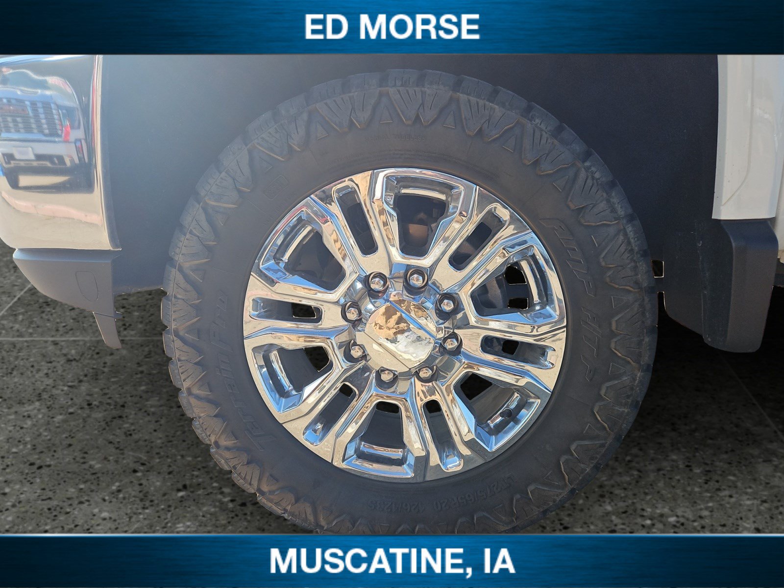 Used 2022 GMC Sierra 2500 SLT w/ SLT Preferred Package AWD/4WD image 9