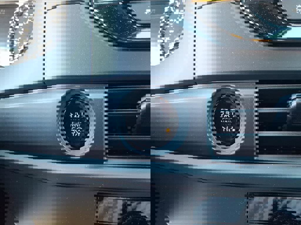 Used 2025 Nissan Pathfinder S image 14