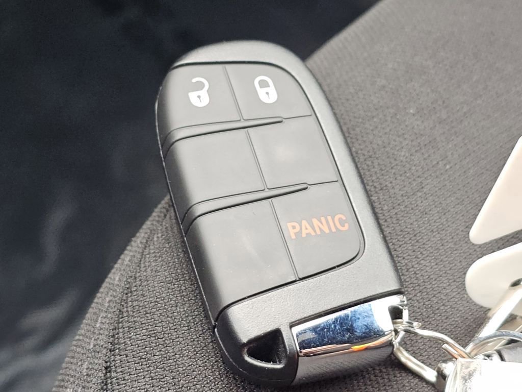 Used 2024 Jeep Compass Sport image 33