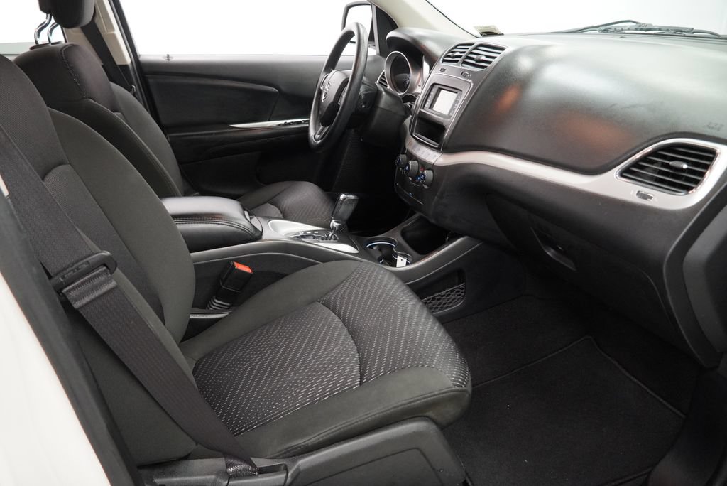 Used 2019 Dodge Journey SE FWD image 34