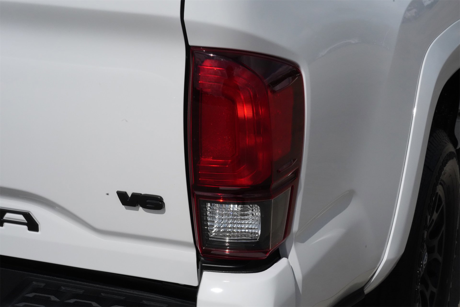 Used 2022 Toyota Tacoma SR5 w/ Technology Package image 22