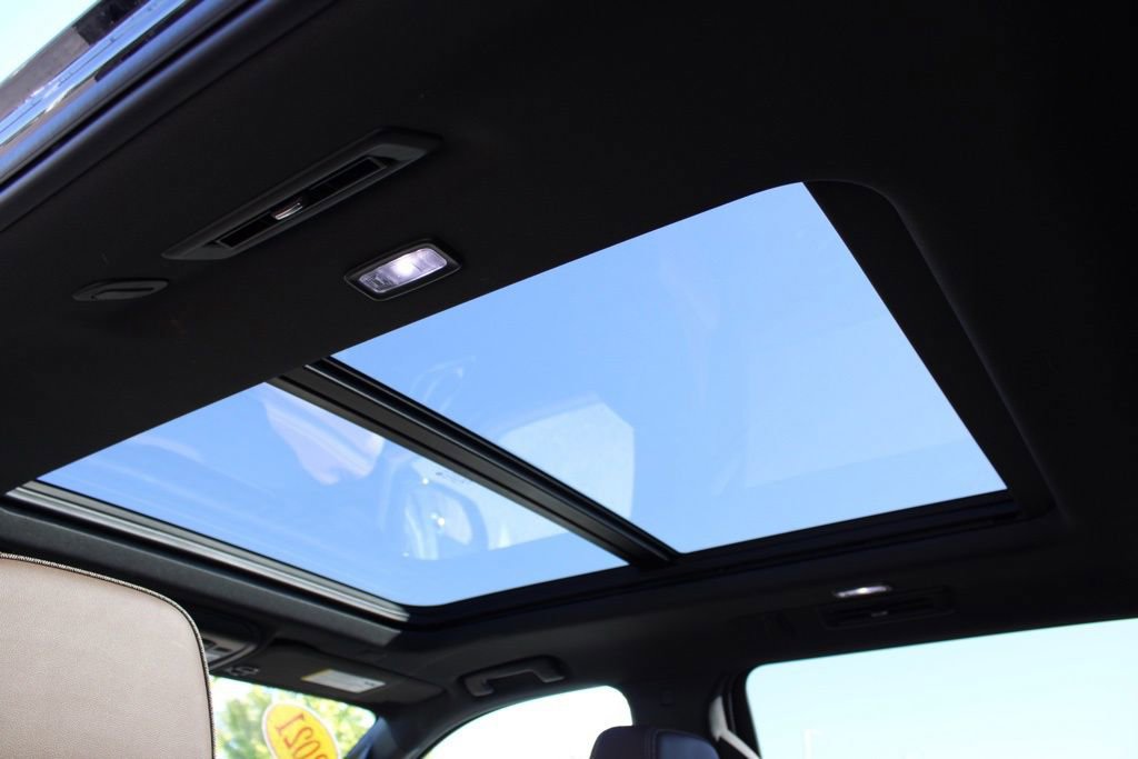 Used 2021 Chevrolet Suburban High Country image 30