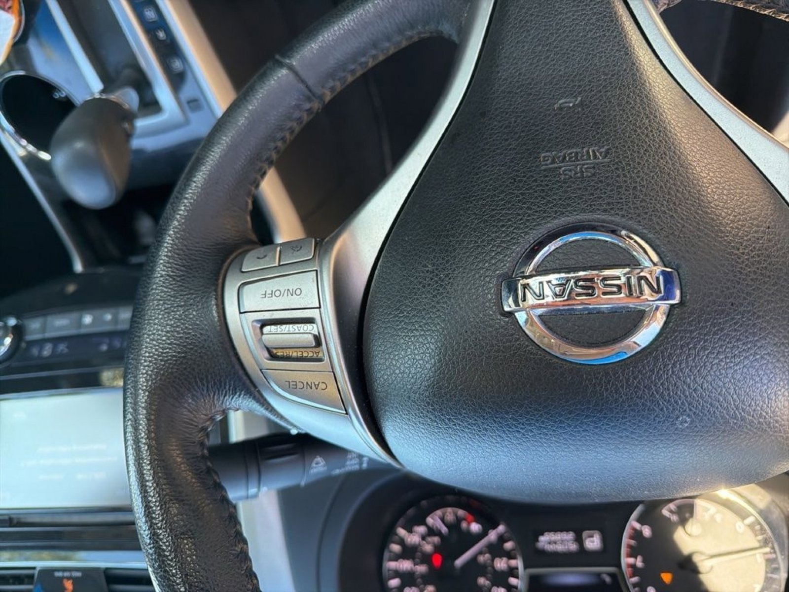 Used 2014 Nissan Altima 2.5 SV w/ Convenience Package image 11