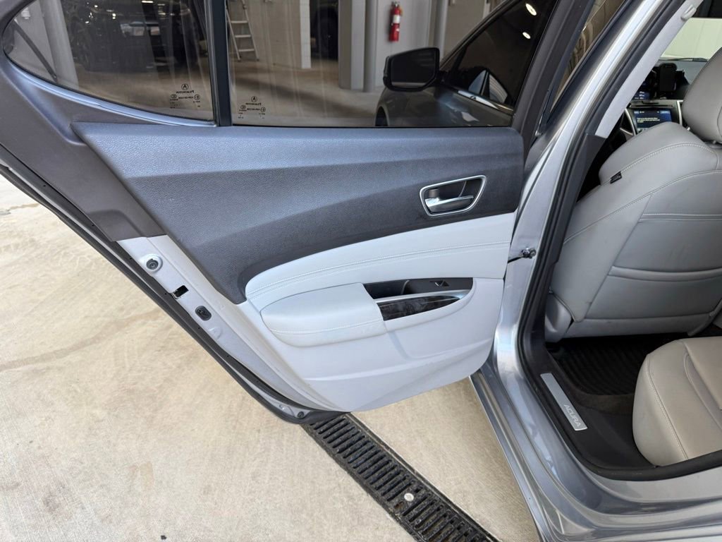Used 2018 Acura TLX image 14