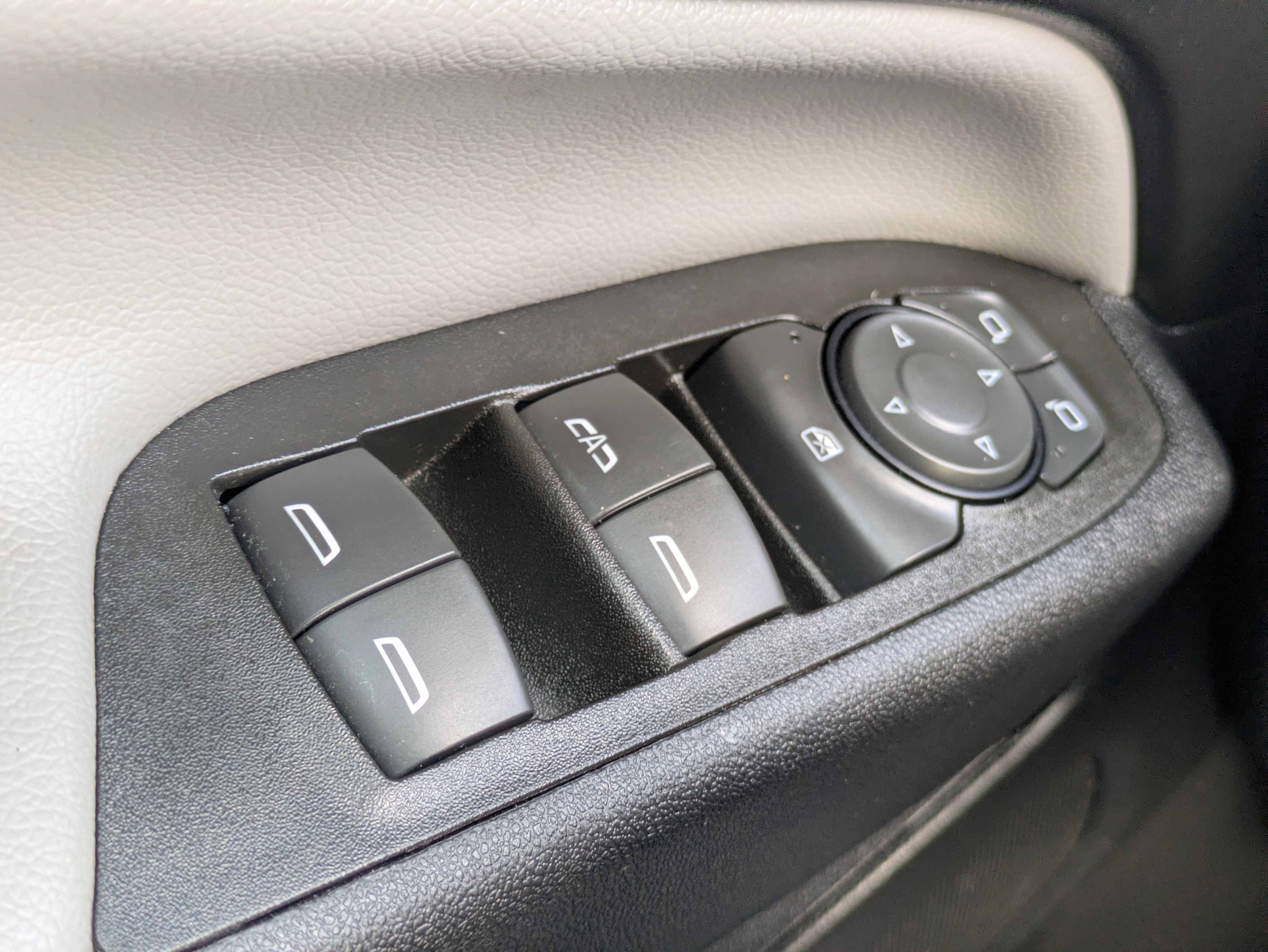 Used 2023 Chevrolet Equinox LT w/ Driver Convenience Package image 15