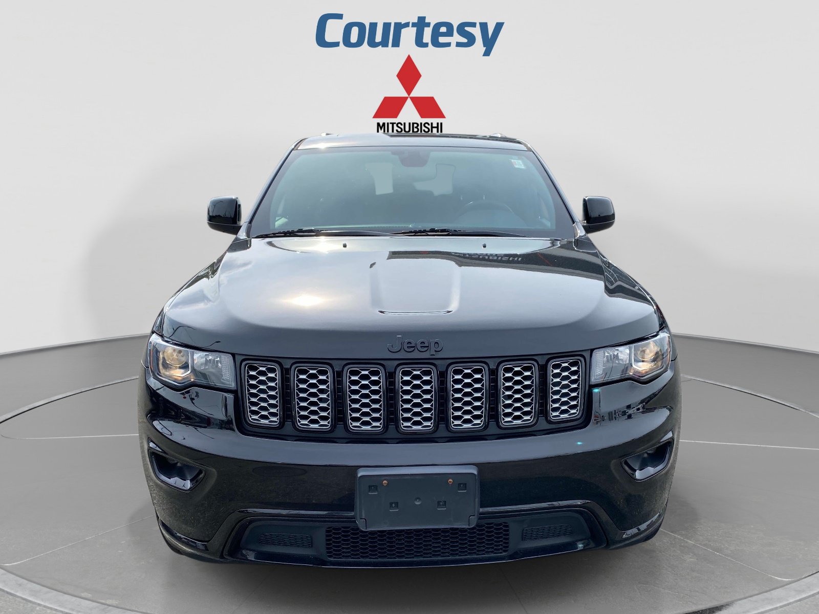 Used 2020 Jeep Grand Cherokee Altitude AWD/4WD image 9