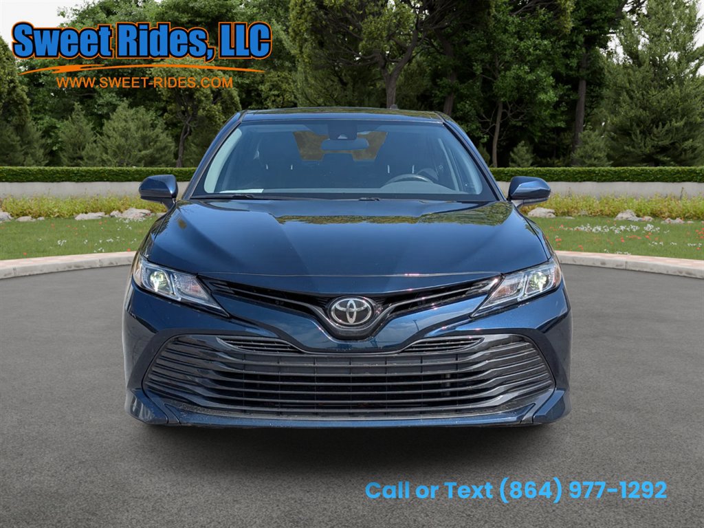 Used 2019 Toyota Camry LE image 2