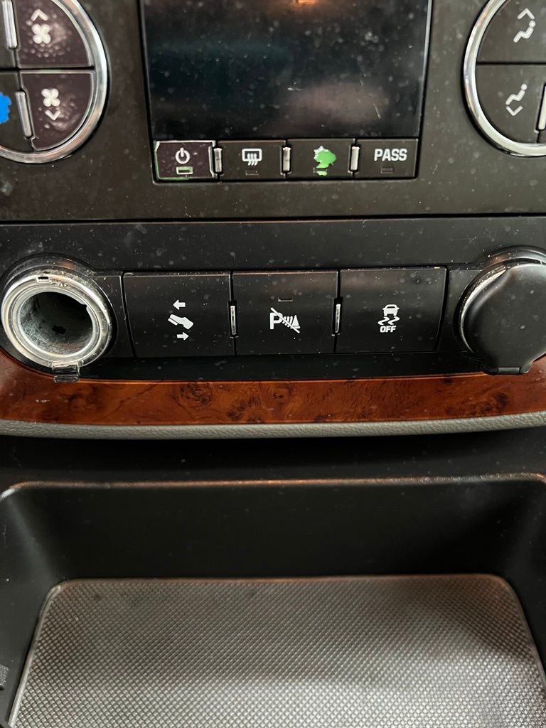 Used 2012 Chevrolet Suburban LT w/ Luxury Package image 15