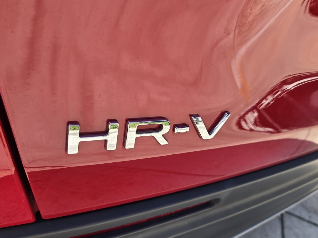 Certified 2025 Honda HR-V Sport image 14